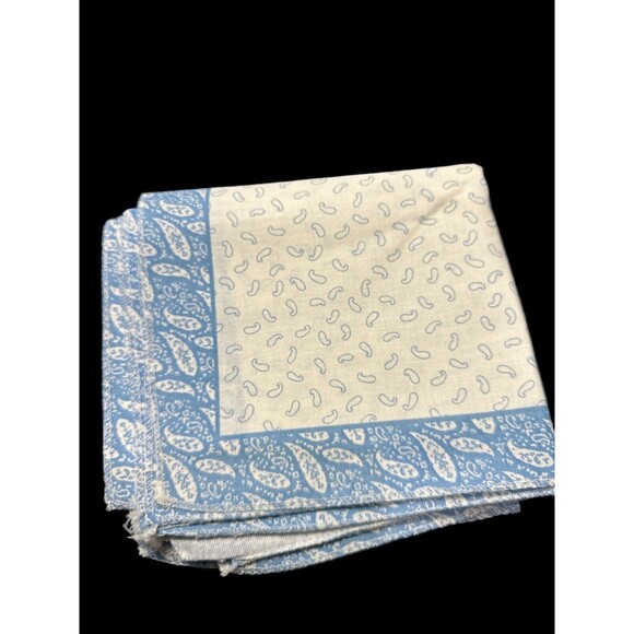 Set of 8 Blue, White and Blue Napkins, Geometric Pattern 14 x 14 in. - Picture 3 of 4